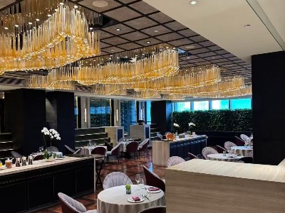 如何选择欧式奢华风格的酒店大堂装饰吊灯 如何选择欧式奢华风格的酒店大堂装饰吊灯